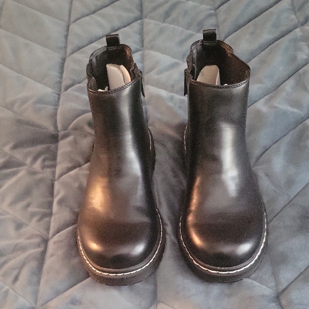 NWT Torrid Black Ankle Booties with Zipper & Elastic Panels